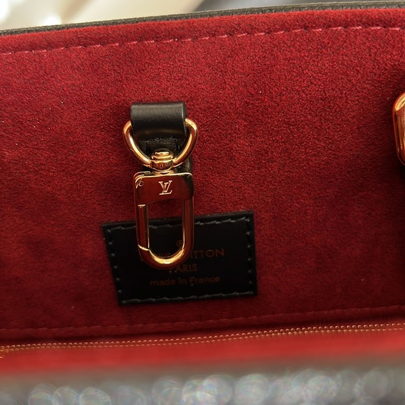 NEW Louis Vuitton OnTheGo MM - Picture 8 of 11